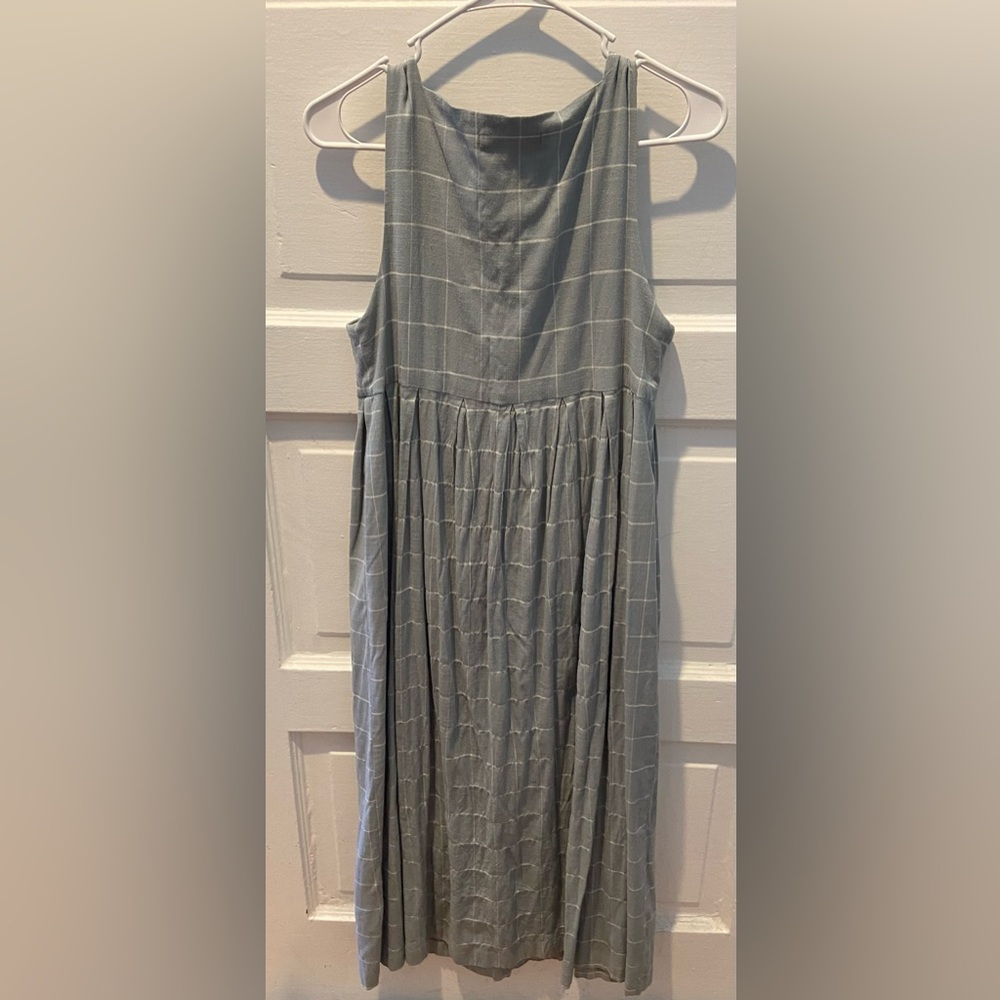 Christy Dawn Remy Dress. Slight pilling. Used but still nice!